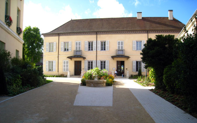Public Office courtyard